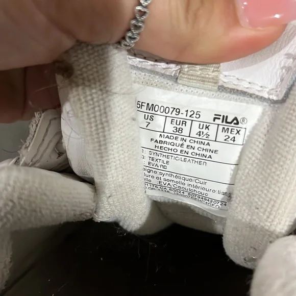 Filas - Picture 4 of 4